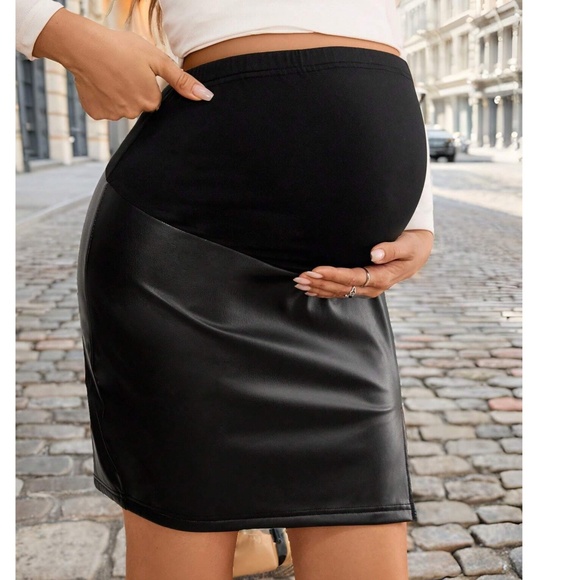Maternity Black High Waisted Vegan Leather Skirt - Picture 3 of 4
